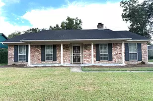 12615 Shannon Hills Dr, Houston, TX 77099 - Photo 2