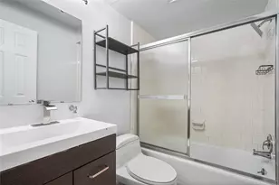 12633 Memorial Dr, Houston, TX 77024 - Photo 14