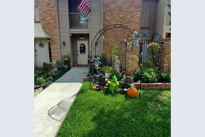 726 Country Place Drive #C, Houston, TX 77079 - Photo 18