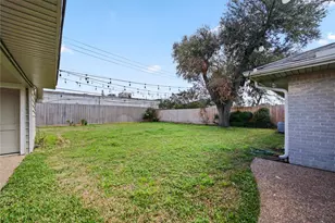 3415 Freshmeadows Dr, Houston, TX 77063 - Photo 30
