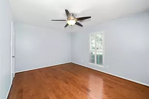 3415 Freshmeadows Dr, Houston, TX 77063 - Photo 18