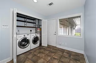 3415 Freshmeadows Dr, Houston, TX 77063 - Photo 14