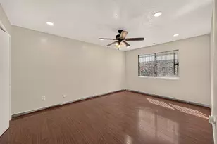 7402 Londres Dr, Houston, TX 77083 - Photo 28