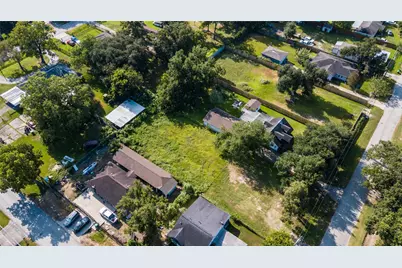 9126 Shady Drive, Houston, TX 77016 - Photo 10