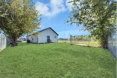 8215 La Porte Road, Houston, TX 77012 - Photo 26