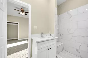 8215 La Porte Rd, Houston, TX 77012 - Photo 20