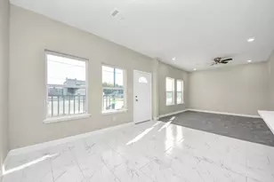 8215 La Porte Rd, Houston, TX 77012 - Photo 6