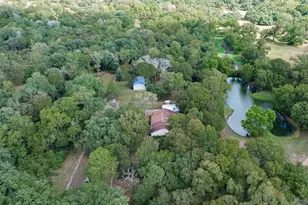 1135 Buescher Rd, Columbus, TX 78934 - Photo 2