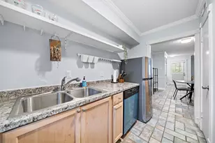8289 Kingsbrook Rd, Houston, TX 77024 - Photo 10
