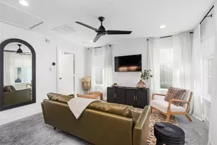 410 E 33rd St, Houston, TX 77018 - Photo 32