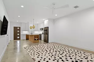 410 E 33rd St, Houston, TX 77018 - Photo 8