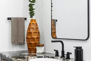 410 E 33rd St, Houston, TX 77018 - Photo 38