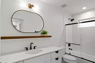 410 E 33rd St, Houston, TX 77018 - Photo 24