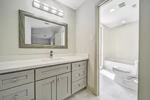 15607 Memorial Dr, Houston, TX 77079 - Photo 36