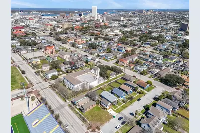 1326 27th Street, Galveston, TX 77550 - Photo 12
