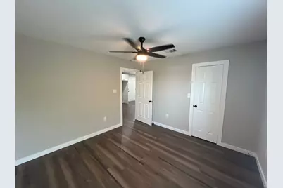 7317 Briefway 1/2 Street #c, Houston, TX 77087 - Photo 6