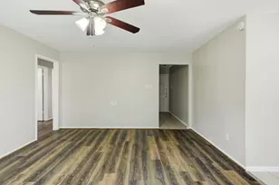 15119 Bathurst Dr, Houston, TX 77053 - Photo 8