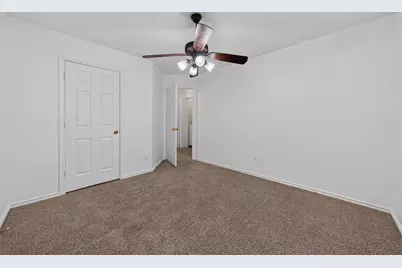 130 S Walden Elms Circle, The Woodlands, TX 77382 - Photo 30