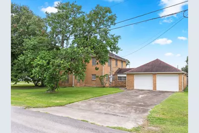 1720 Elm Street, Bay City, TX 77414 - Photo 2