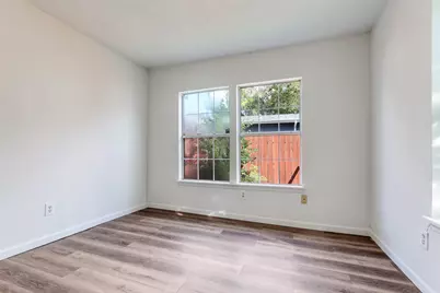 1749 Des Jardines Street, Houston, TX 77023 - Photo 16