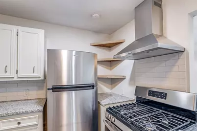 1749 Des Jardines Street, Houston, TX 77023 - Photo 8