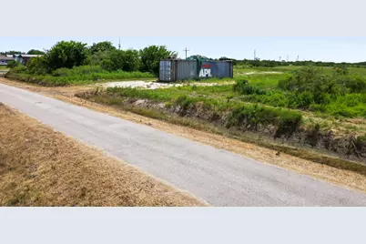 1305 Martinque Lane, Port Bolivar, TX 77650 - Photo 18