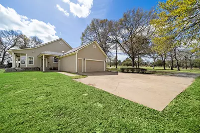 32540 Courtney, Navasota, TX 77868 - Photo 38