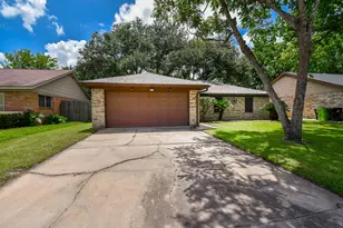 2014 Jones St, Rosenberg, TX 77471 - Photo 2