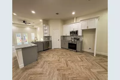 107 County Road 3372, Cleveland, TX 77327 - Photo 4