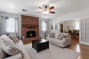 1928 Greentree Dr, Huntsville, TX 77340 - Photo 12