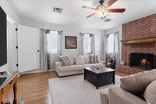 1928 Greentree Dr, Huntsville, TX 77340 - Photo 10