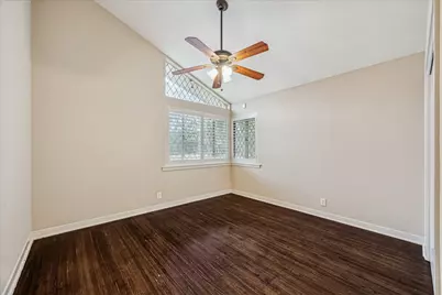 9106 Riddlewood Lane, Houston, TX 77025 - Photo 12