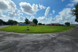 3205 Ave E 1, Bay City, TX 77414 - Photo 4
