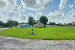 3205 Ave E 1, Bay City, TX 77414 - Photo 10