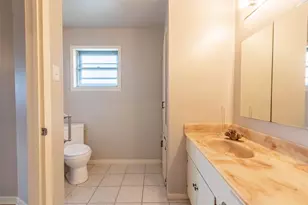 409 W Buffalo St, Caldwell, TX 77836 - Photo 14