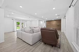 11107 Cedarhurst Dr, Houston, TX 77096 - Photo 14