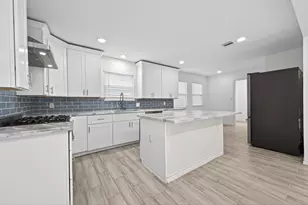 11107 Cedarhurst Dr, Houston, TX 77096 - Photo 6