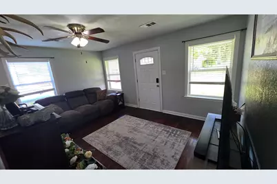1208 Chevy Chase Drive, Angleton, TX 77515 - Photo 10