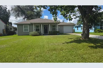 1208 Chevy Chase Drive, Angleton, TX 77515 - Photo 2