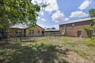 703 Cedar St, Hearne, TX 77859 - Photo 22
