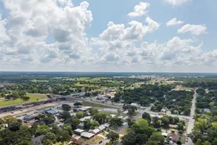 703 Cedar St, Hearne, TX 77859 - Photo 40