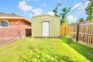 1005 Wilburn St, League City, TX 77573 - Photo 18