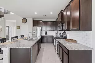 3725 Lancer Cir, Pearland, TX 77581 - Photo 4