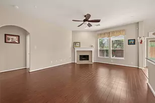 13719 Saxony Dr, Sugar Land, TX 77498 - Photo 10