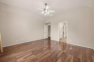 13719 Saxony Dr, Sugar Land, TX 77498 - Photo 24