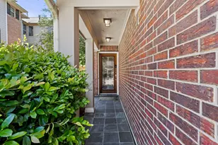 2618 Enclave At Shady Acres Ct, Houston, TX 77008 - Photo 2
