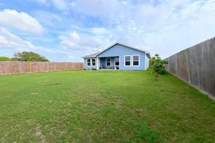 702 Flycatcher Dr, Palacios, TX 77465 - Photo 18