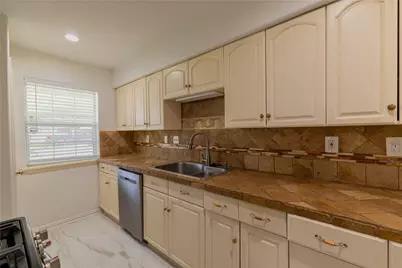 11810 Fieldcrest Drive, La Porte, TX 77571 - Photo 6