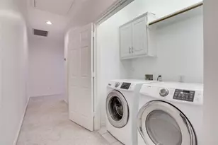 3015 W Park at Fairdale, Houston, TX 77057 - Photo 14