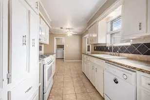 1806 McGinnis Dr, Pearland, TX 77581 - Photo 10